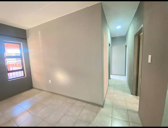 2 BEDROOM APARTMENT FOR SALE IN WITPOORTJIE